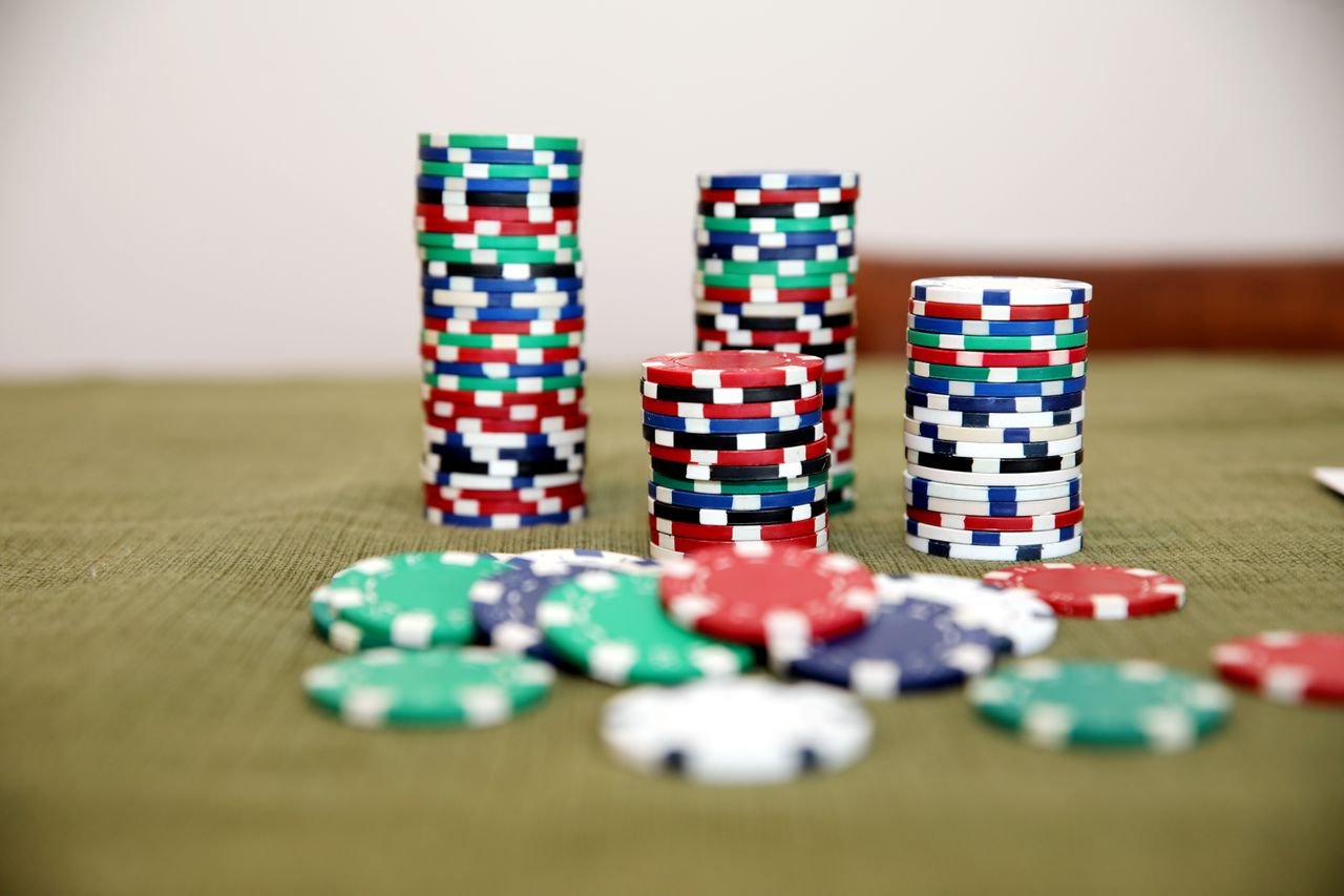 Poker: esporte da mente ou jogo de azar? O que diz a legislação e os especialistas!